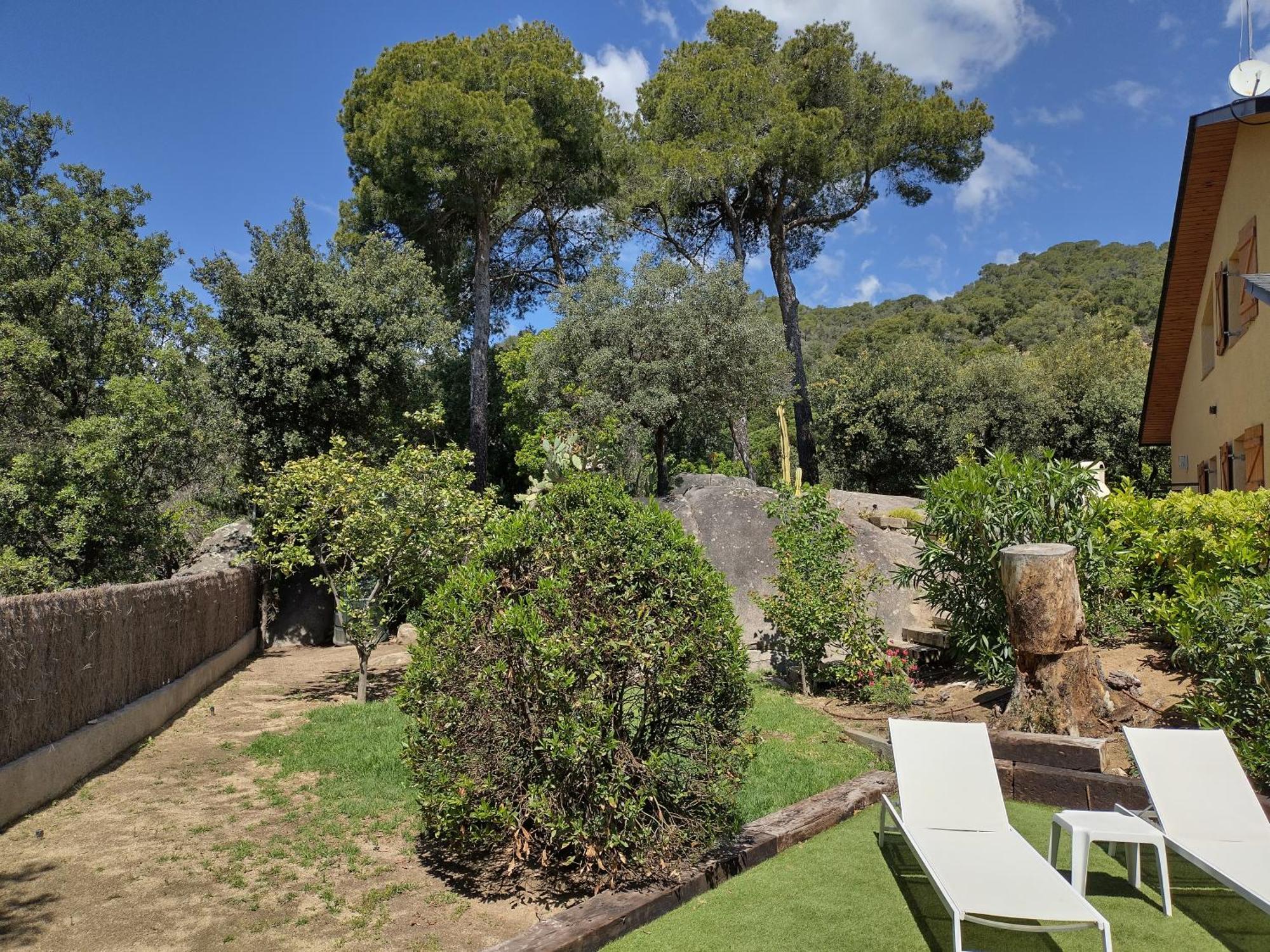 Casa Feliz Villa Sant Cebrià de Vallalta Екстериор снимка