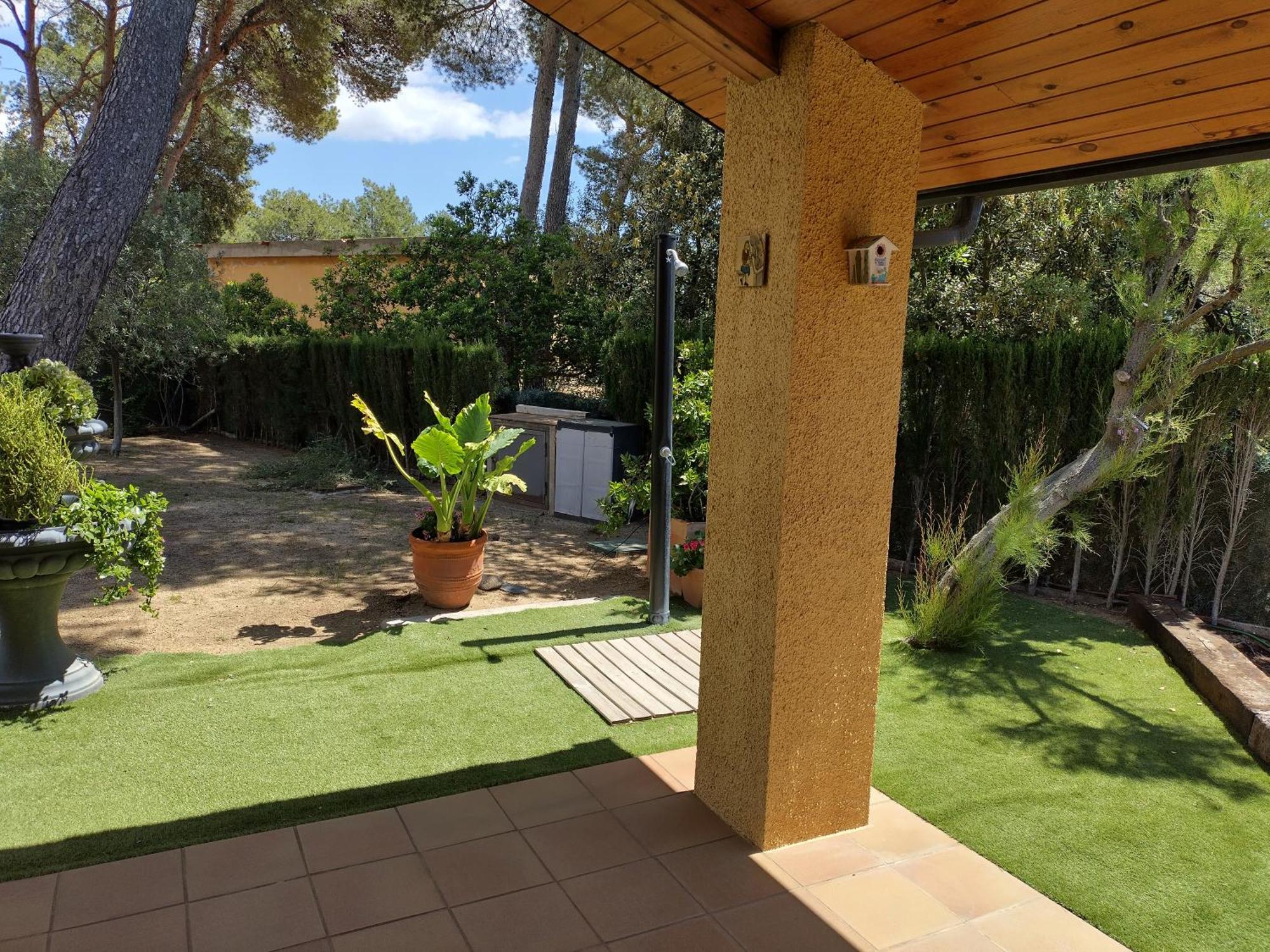 Casa Feliz Villa Sant Cebrià de Vallalta Екстериор снимка